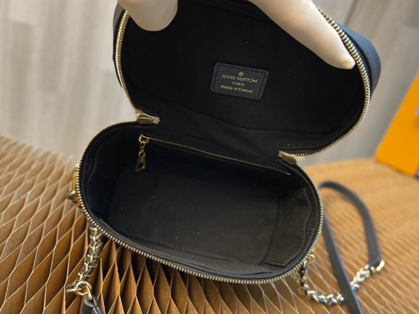 ルイヴィトンバッグ着用イメージ